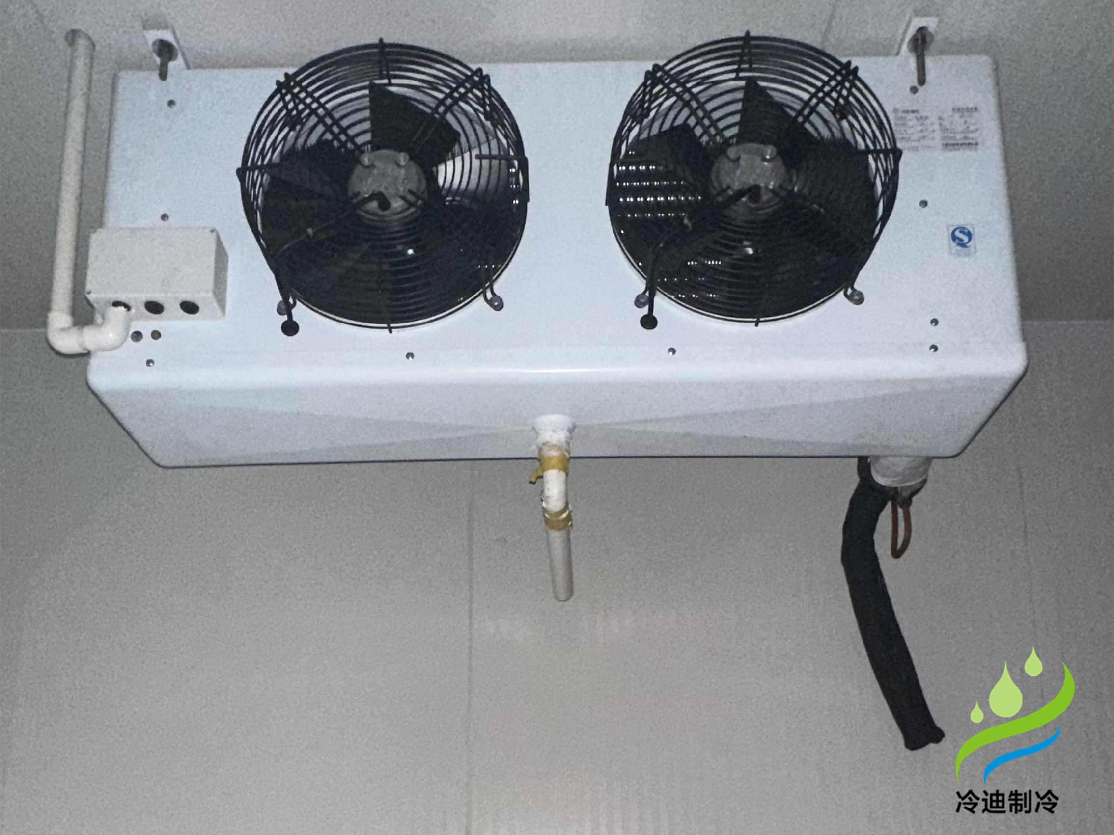 安装一个10吨小型冷库多少钱？