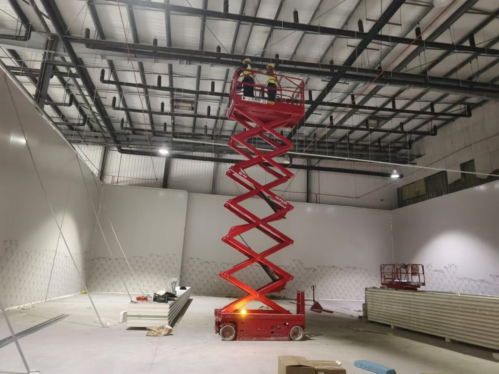 建造20000立方仓储中心大型冷库多少钱？
